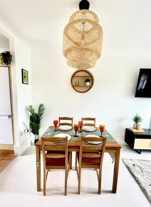 High-End 2 Bed Maisonette In Beaulieu Park Broomfield  エクステリア 写真