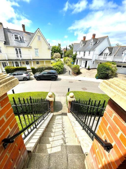 High-End 2 Bed Maisonette In Beaulieu Park Broomfield  エクステリア 写真
